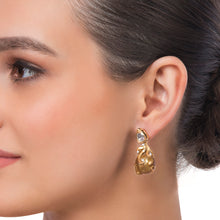 Load image into Gallery viewer, Sonam Earrings - GOLDKARAT

